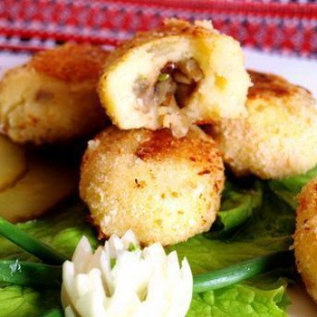 Chude ziemniaki z grzybami: przepisy kulinarne krok po kroku ze zdjęciami