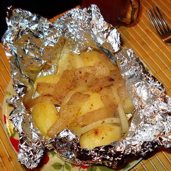 Oven kentang yang dibakar dengan cendawan