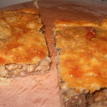 Resipi pai dengan daging cincang dan cendawan