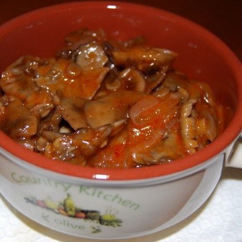 Cendawan madu dalam sos tomato: resipi dari cendawan untuk musim sejuk