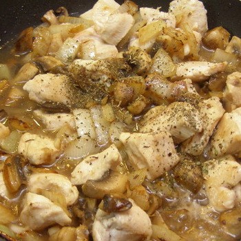 Cendawan dengan ayam: resepi untuk hidangan lazat