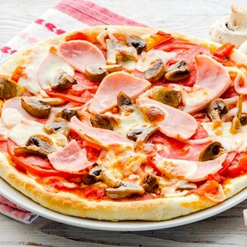 Pizza aux champignons et au jambon: recettes simples