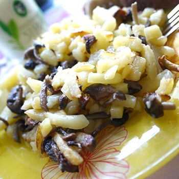 Comment faire cuire les champignons avec des pommes de terre: recettes de plats délicieux