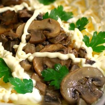 Salad champignon goreng: langkah demi langkah resipi