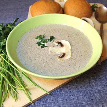 Sup champignon berkrim: resep kursus pertama