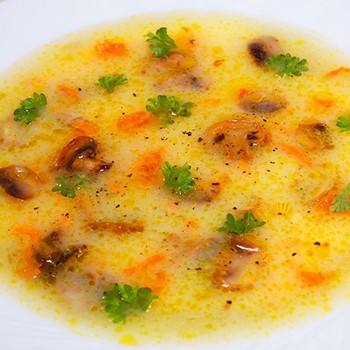 Soupes au champignon et aux pommes de terre