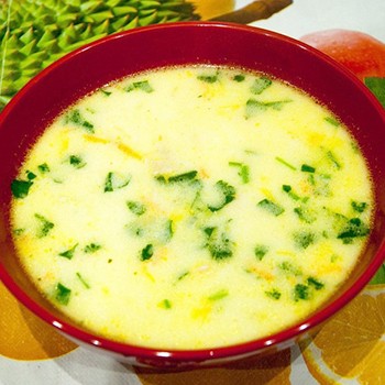 Obfita zupa z pieczarek z serem